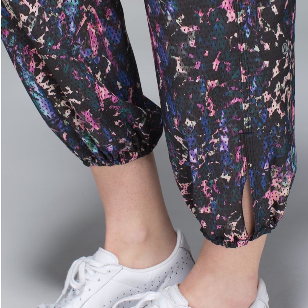 Lululemon black purple pink floral multi roll waist OM jogger pants - Picture 7 of 14